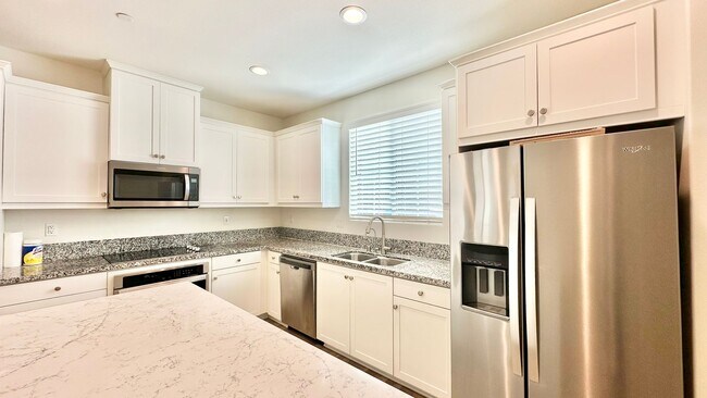 Foto del edificio - Beautiful Newer Construction Two-Story Home in Bonsall, Minutes to Everything!