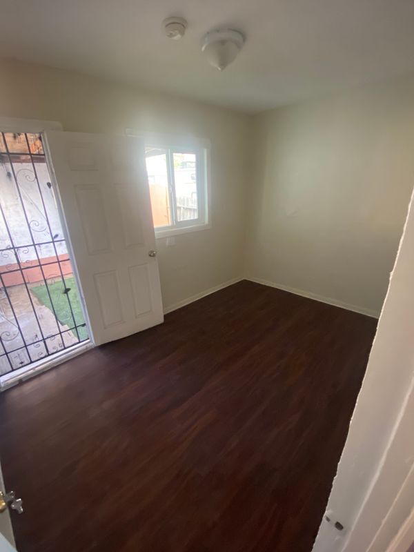 Foto del edificio - 7044 Pierce Ave