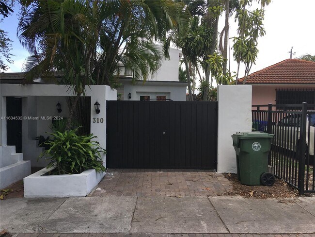 Foto del edificio - 310 SW 34th Ave