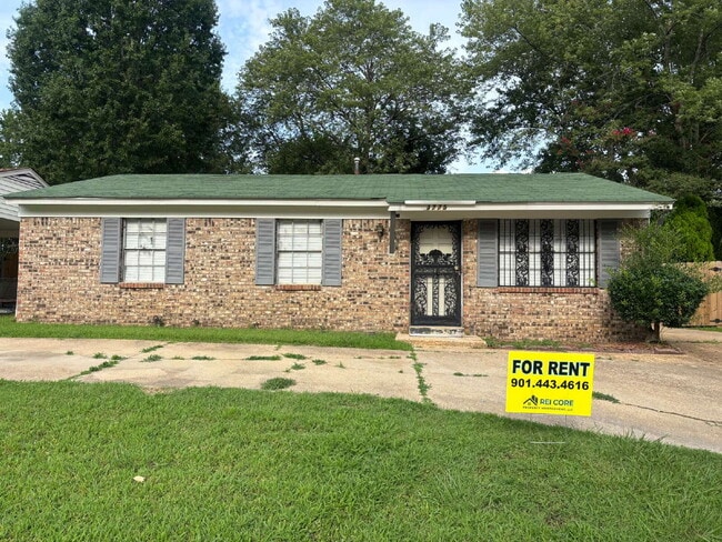 Photo - 3775 Ashburn Street in Memphis TN(38109) is located near local schools, neighborhood eateries, and m Apartment