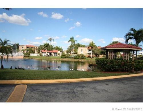 Foto del edificio - 4800 NW 79th Ave