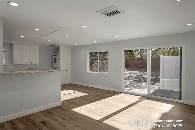 Foto del edificio - 23924 Haynes St