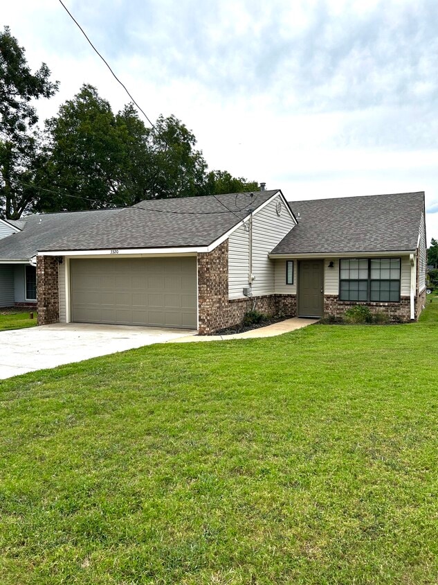 Photo - 3320 W Olive St (Rogers, AR)
