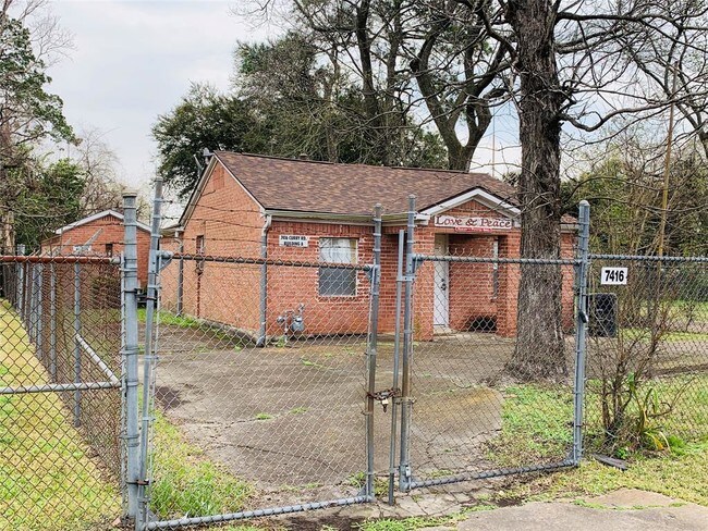 Building Photo - 7416 Curry Rd