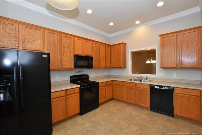Building Photo - 841 Golden Horseshoe Ln