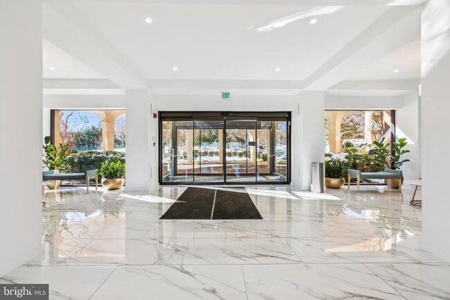 Foto del edificio - 501 Slaters Ln