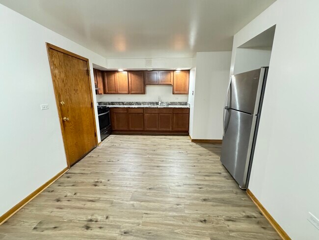 Foto del edificio - 7901 W Grand Ave