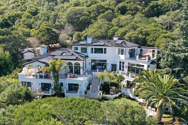 Foto del edificio - 3650 Paradise Dr