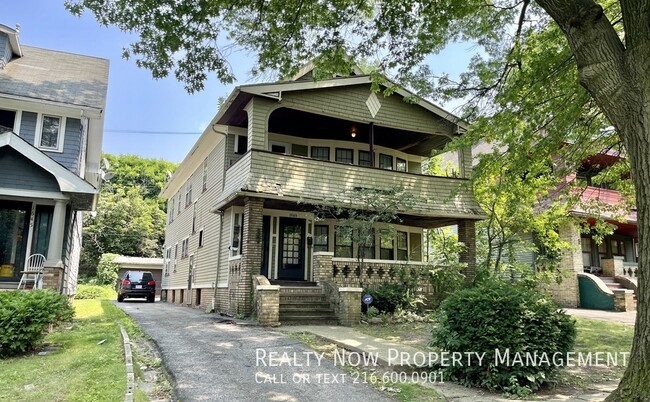 Foto del edificio - 1647 Hillcrest Rd