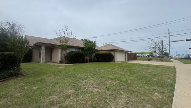 Building Photo - 3 Bedroom Home Conveniently Located off Stan Schlueter in Killeen