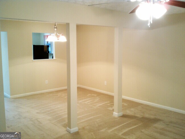 Foto del edificio - 8422 Carlington Ln