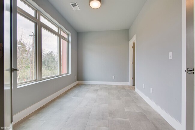 Building Photo - 4 br, 4 bath Townhome - 974 Youngs Ln