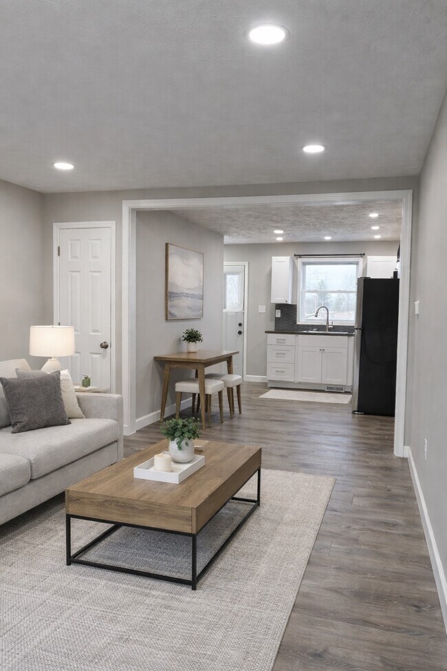 Building Photo - 3140 Springmill West Rd