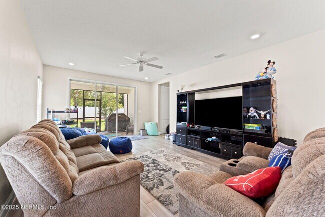 Foto del edificio - 148 Sweet Oak Wy