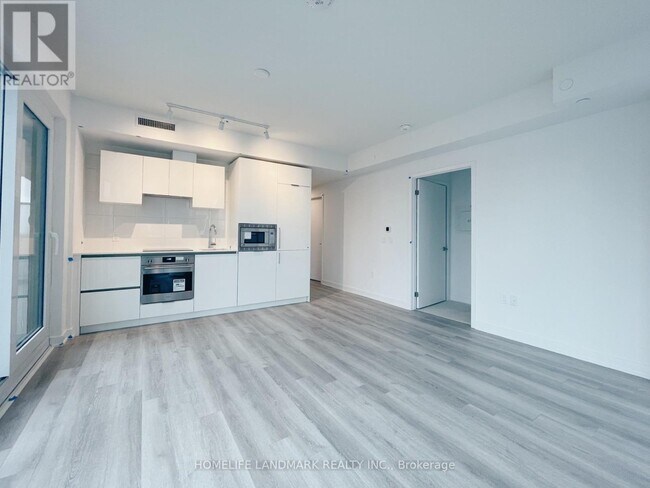 Photo du bâtiment - 230-2230 Simcoe St