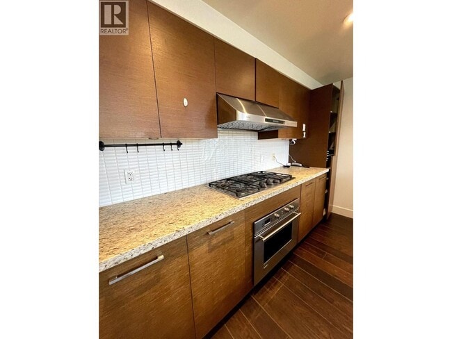 Building Photo - 5955 Iona Dr