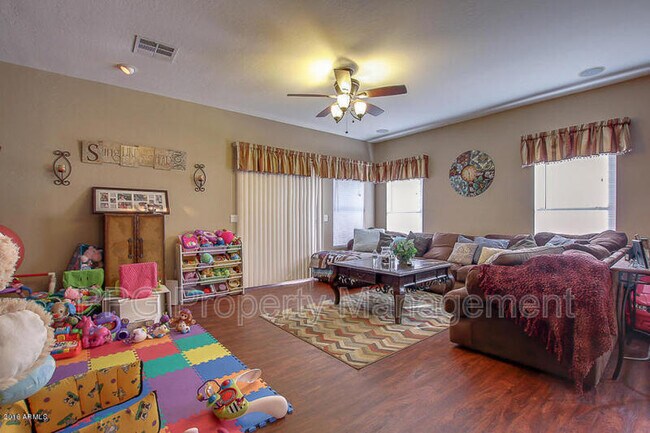 Foto del edificio - 12167 N 152nd Ave