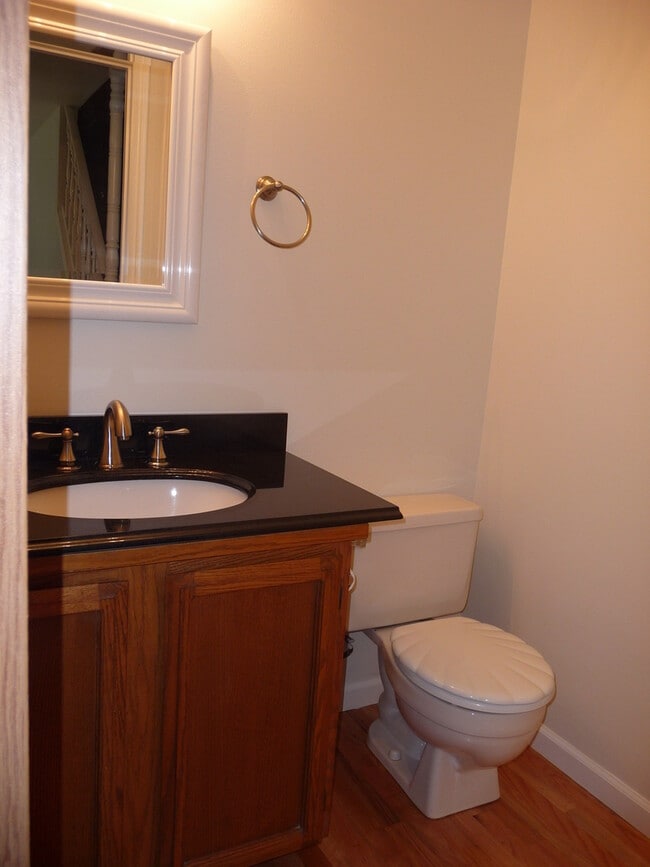 Building Photo - Beautiful home in quiet and highly desirab...