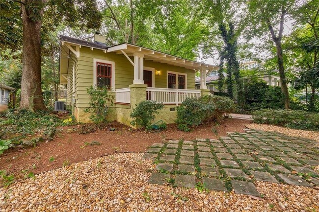 Building Photo - 2035 Emery Pl NE
