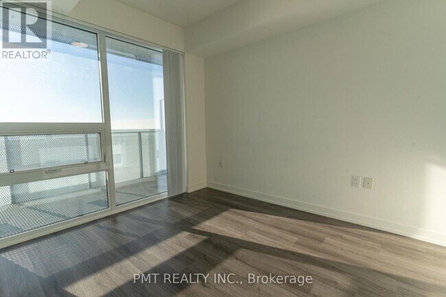 Building Photo - 138 Downes St