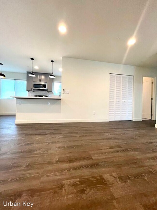 Foto del edificio - 2 br, 1 bath House - 10448 5th Ave SW