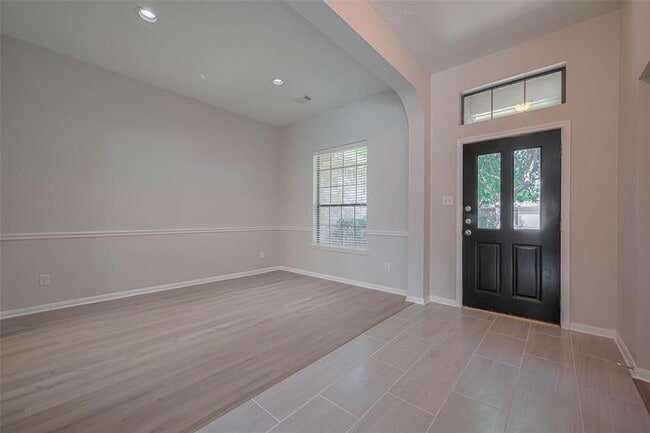 Building Photo - 301 Cedar Branch Dr