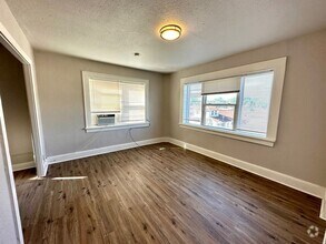 Building Photo - 444 N 18th St