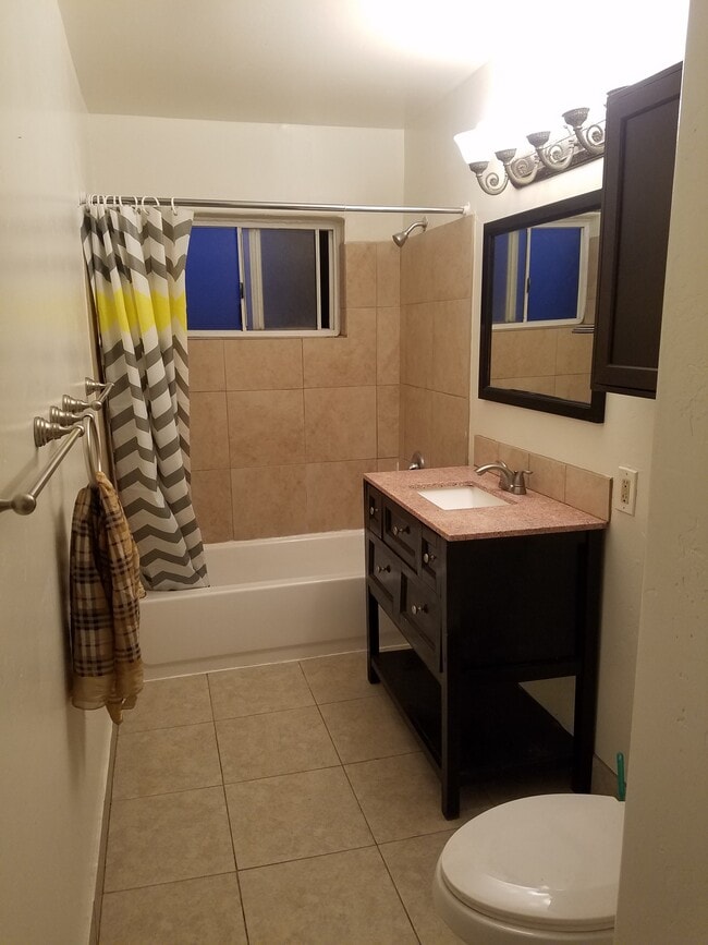 Building Photo - 420 S Evans St