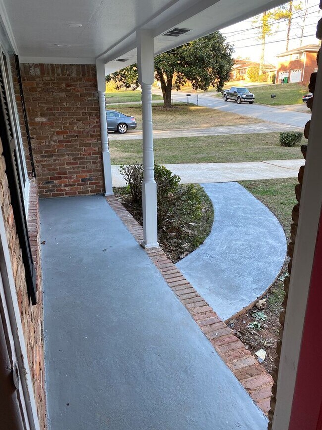 Foto del edificio - Charming 3-Bed, 2-Bath Ranch in Decatur with Fenced Yard!