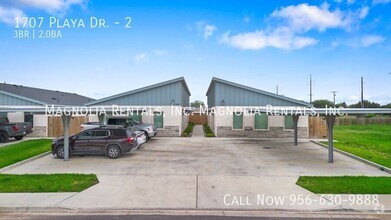 Building Photo - 1707 Playa Dr