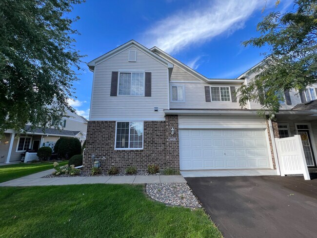 Foto del edificio - 3443 Cherry Ln