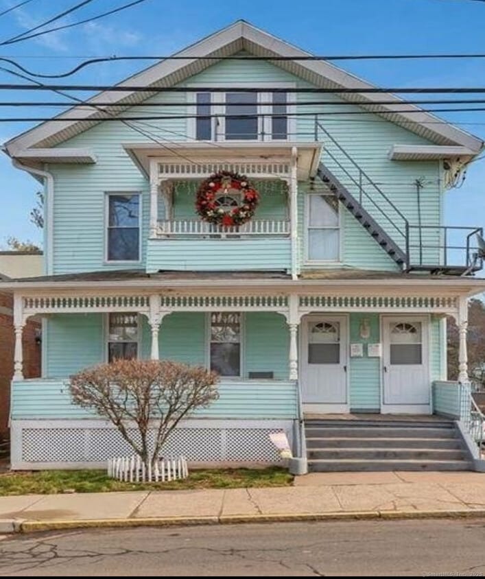 Primary Photo - 72 Crown St
