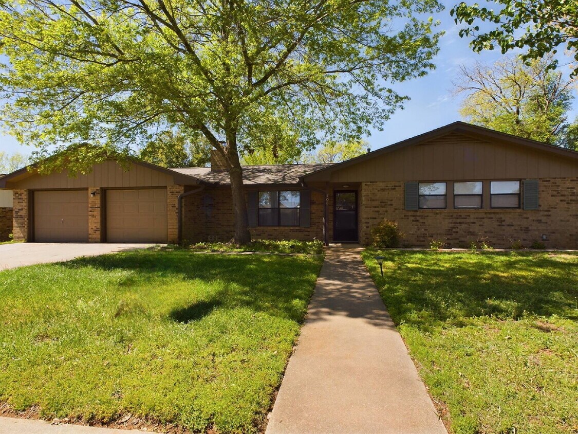 Foto principal - Generous 3-Bed, 2-Bath Home in Fredericksb...