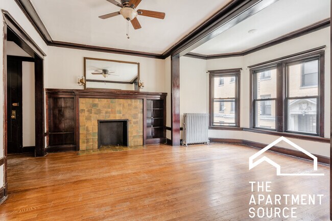 Building Photo - 2428 N Sawyer Ave