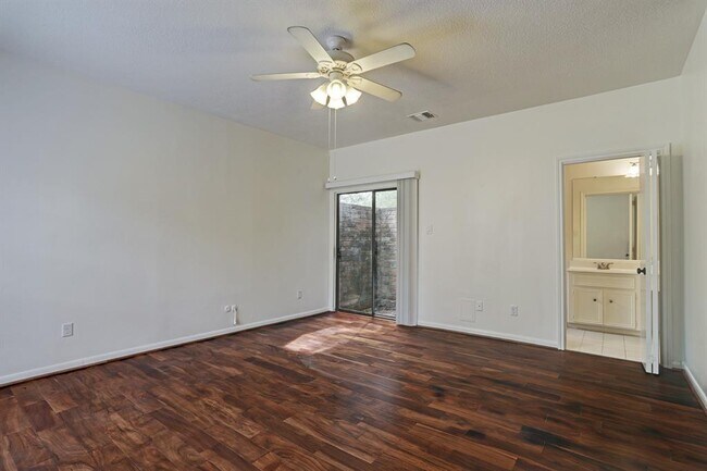 Foto del edificio - 727 Bunker Hill Rd