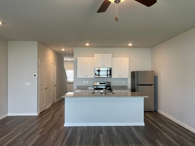 Foto del edificio - Brand New Townhome in Adairsville!!