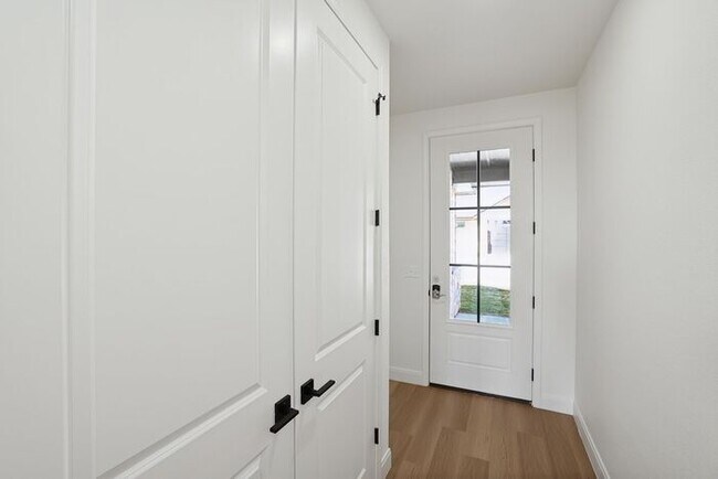 Foto del edificio - 19101 Sierra Madre Dr