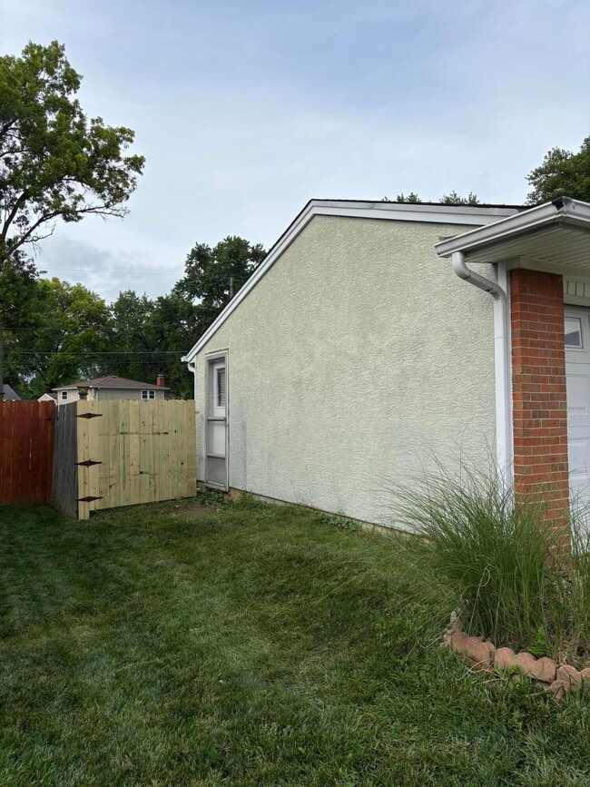 Building Photo - 4900 Kresge Dr