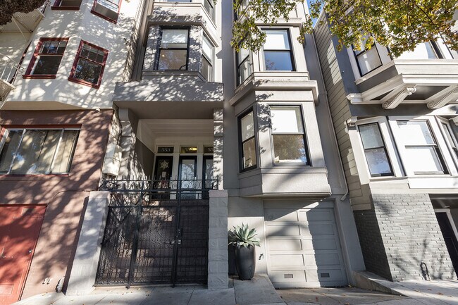 Building Front - 555 Dolores St