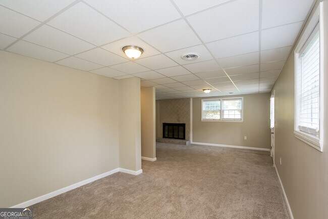 Building Photo - 1451 Cardinal Ln