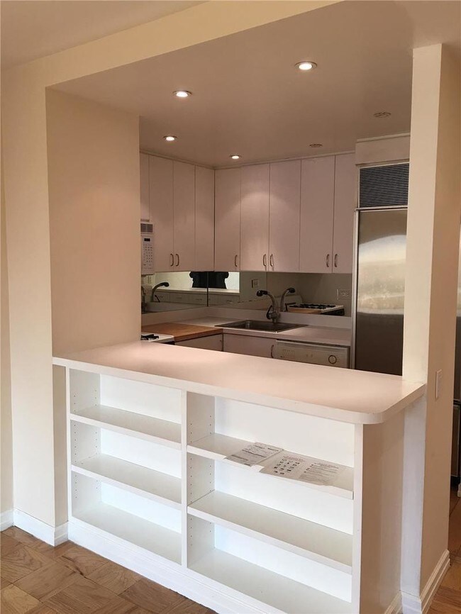 Foto del edificio - 350 E 93rd St