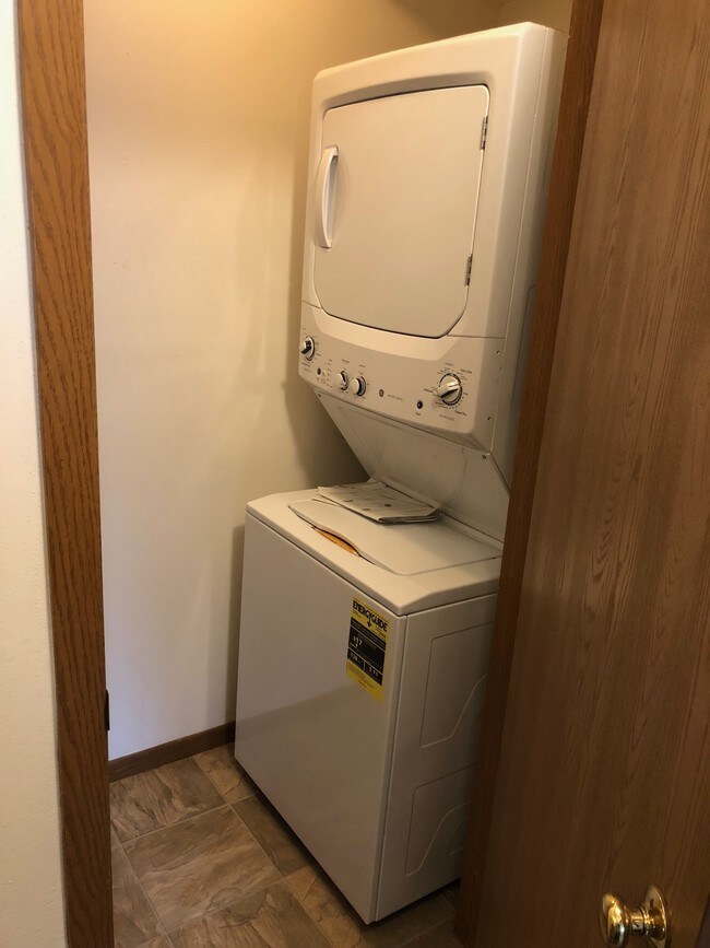 Parkwood Village Townhomes Apartments in Franklin, WI