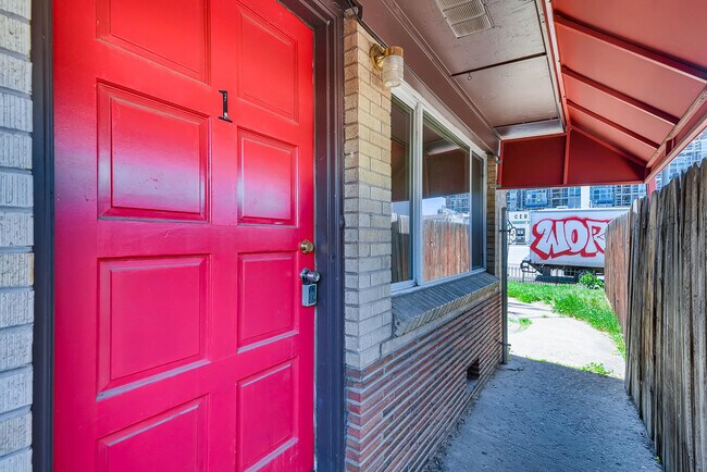 Building Photo - 1472 Monroe St