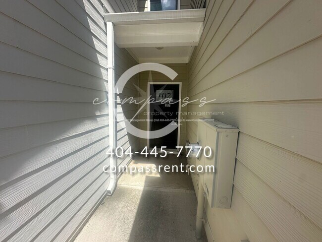Foto del edificio - 107 Squarewood Ln NW