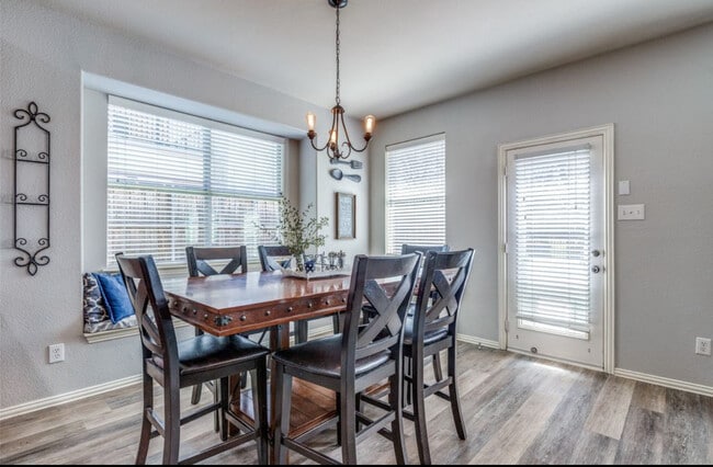 Foto del edificio - 11489 Stephenville Dr