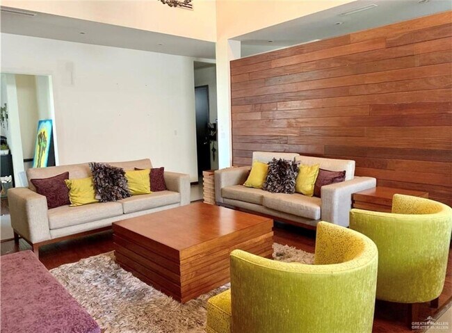 Foto del edificio - 302 Grovewood Ave