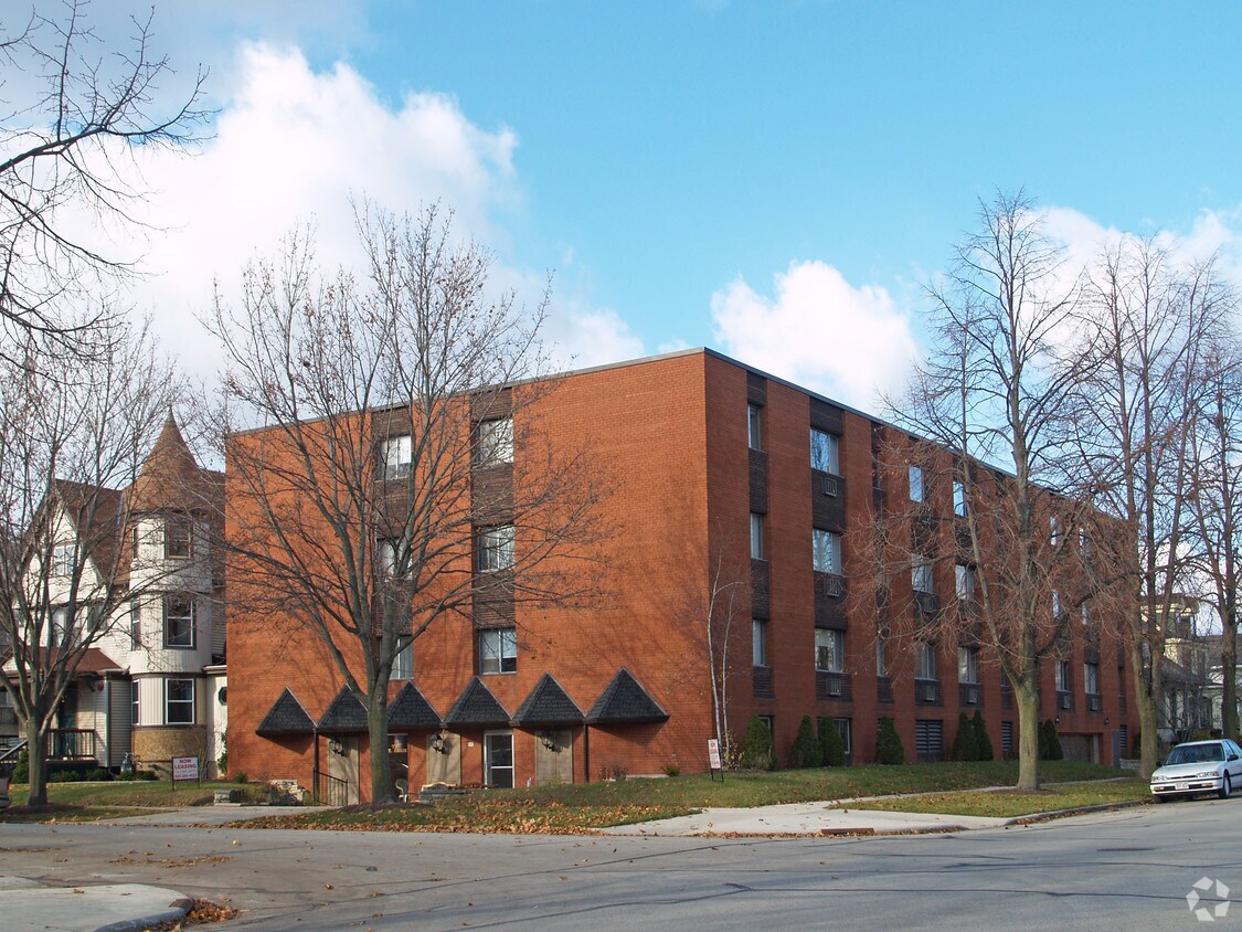 Saint Clair Apartments Sheboygan, WI