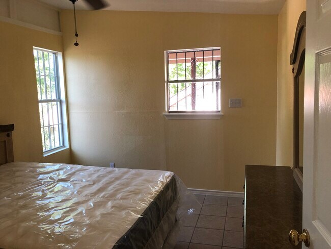 Foto del edificio - 134 Roberts St