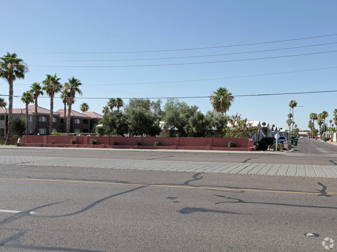 Building Photo - Chandler Meadows