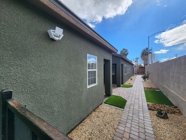 Foto del edificio - Single Story with Casita